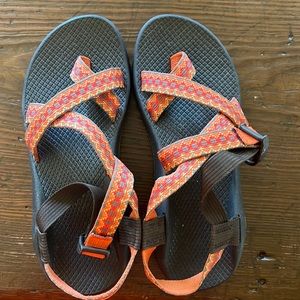 Chaco women’s size 8. Excellent condition!
